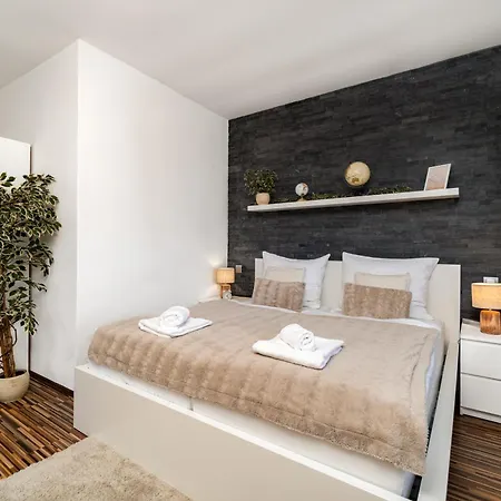 Nyaraló Beautiful With Parking In A Quiet Location *