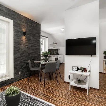 Nyaraló Beautiful With Parking In A Quiet Location Ostrava