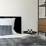 別荘 Beautiful With Parking In A Quiet Location オストラヴァ