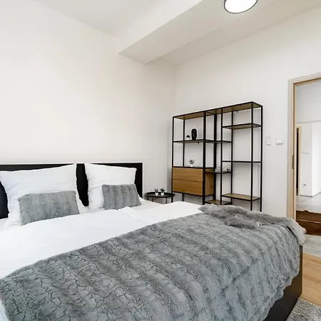 Prázdninový dům Beautiful With Parking In A Quiet Location *