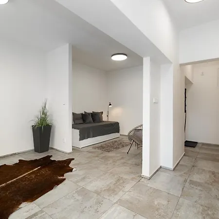 Prázdninový dům Beautiful With Parking In A Quiet Location