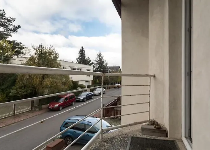 Semesterbostad Beautiful With Parking In A Quiet Location