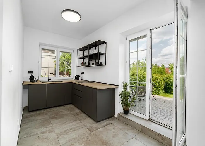 Semesterbostad Beautiful With Parking In A Quiet Location