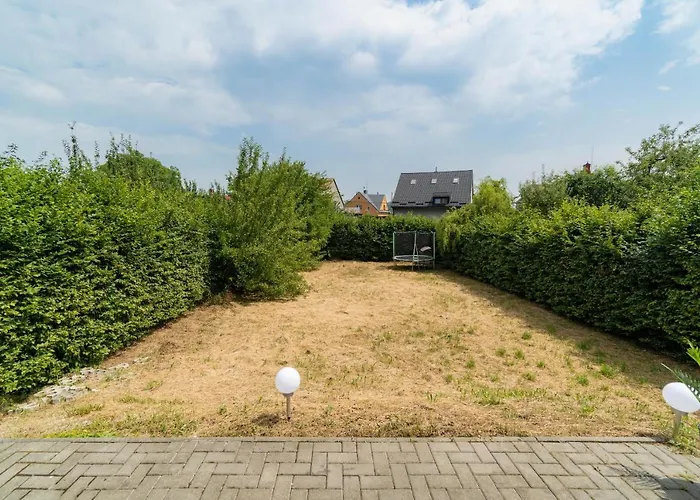 Beautiful With Parking In A Quiet Location Semesterbostad *